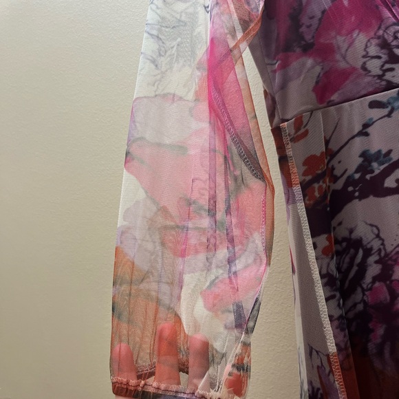 Beautiful floral dress - Picture 3 of 6